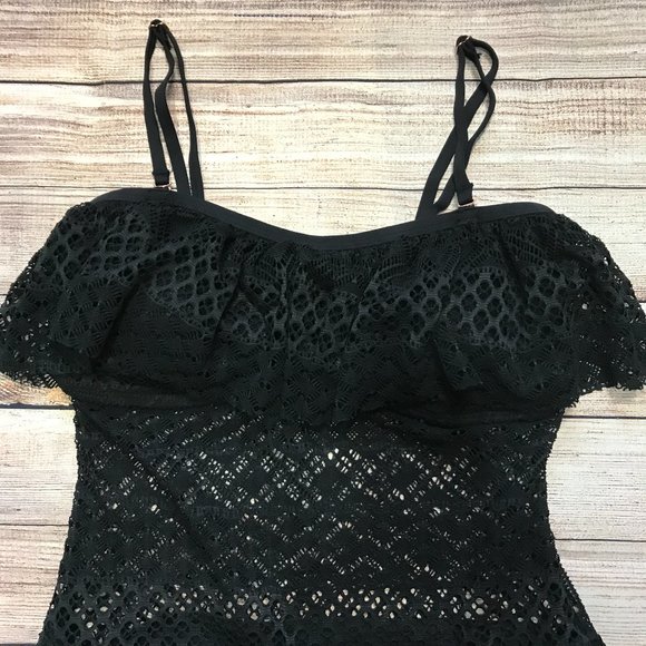 LA VIE EN ROSE One Piece Crochet Swimsuit Medium - Picture 4 of 15